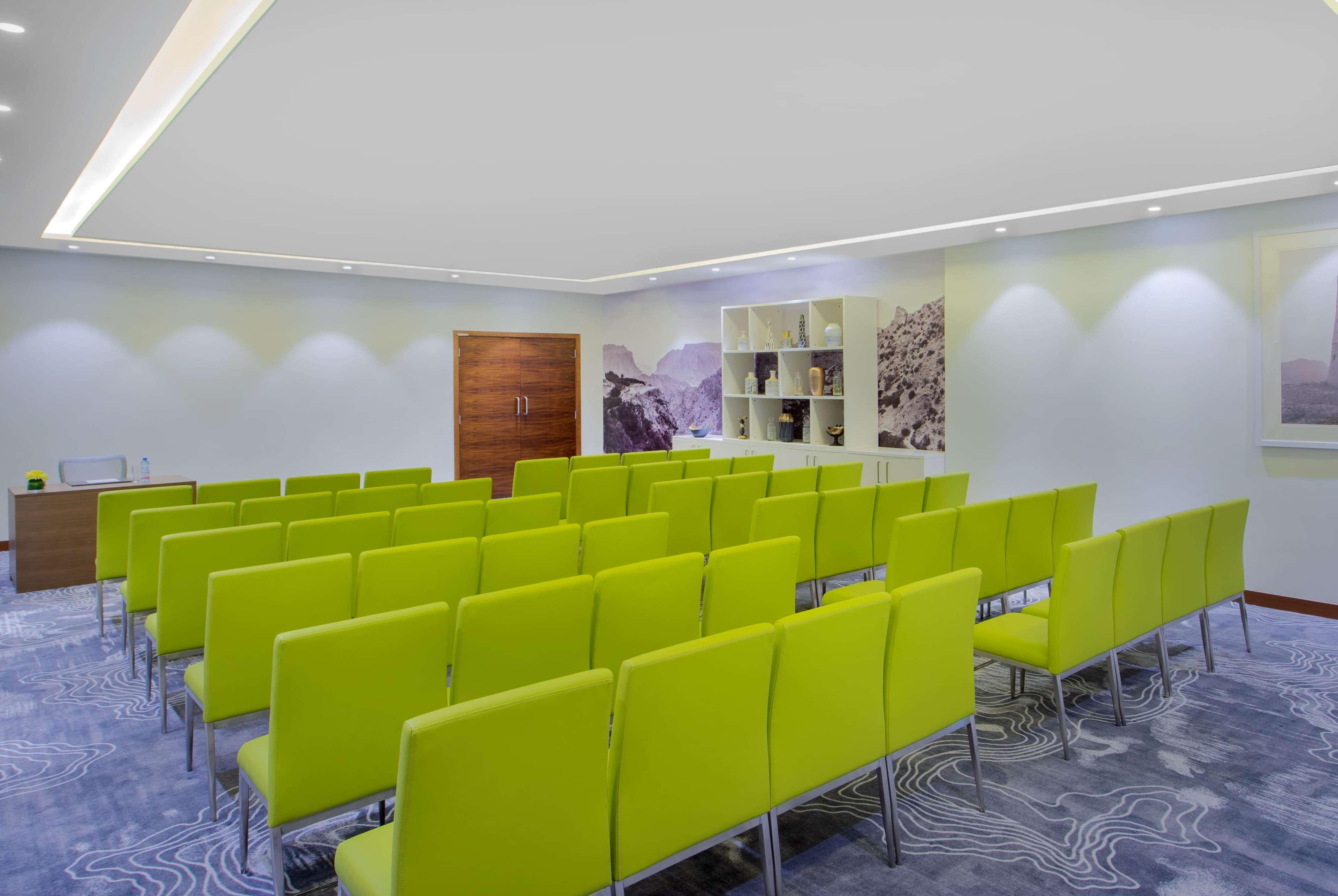 Wyndham Garden Muscat Al Khuwair Hotel Екстериор снимка