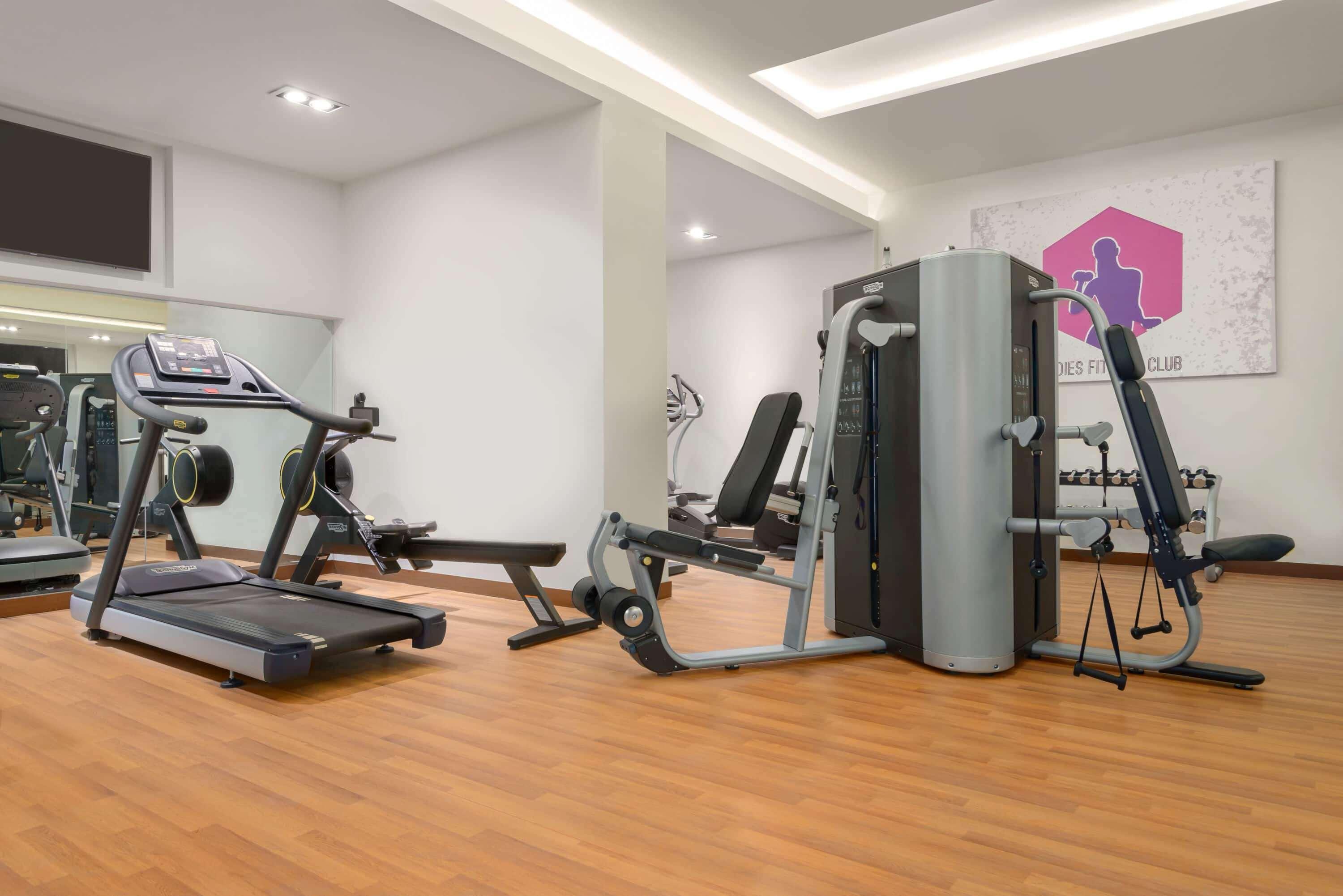 Wyndham Garden Muscat Al Khuwair Hotel Екстериор снимка