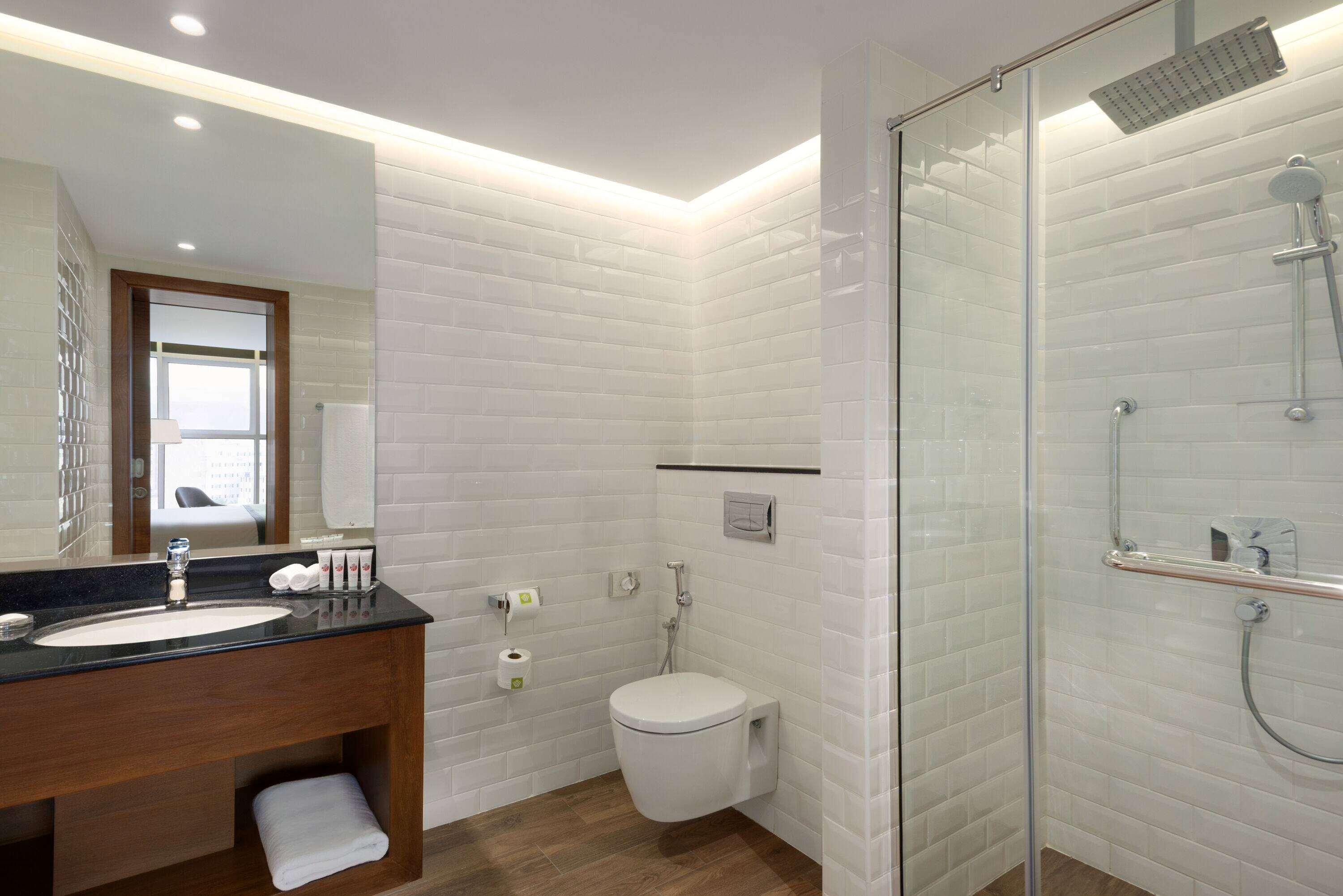 Wyndham Garden Muscat Al Khuwair Hotel Екстериор снимка
