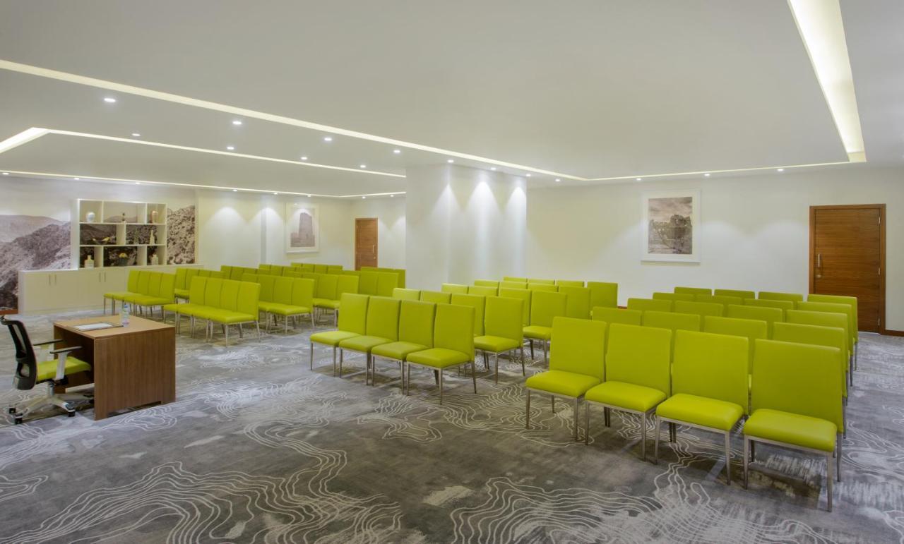 Wyndham Garden Muscat Al Khuwair Hotel Екстериор снимка