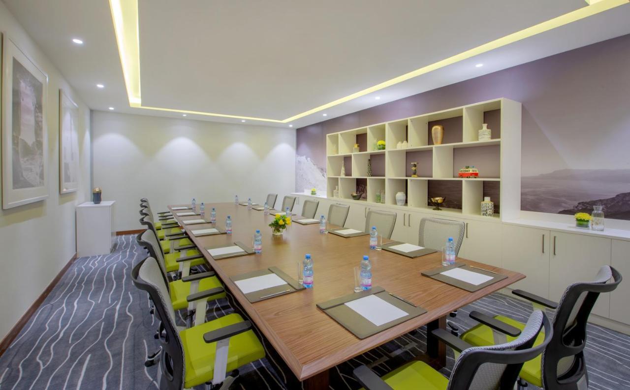 Wyndham Garden Muscat Al Khuwair Hotel Екстериор снимка