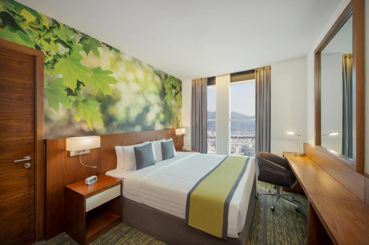Wyndham Garden Muscat Al Khuwair Hotel Екстериор снимка