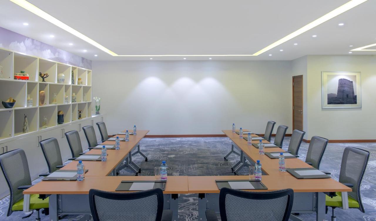 Wyndham Garden Muscat Al Khuwair Hotel Екстериор снимка