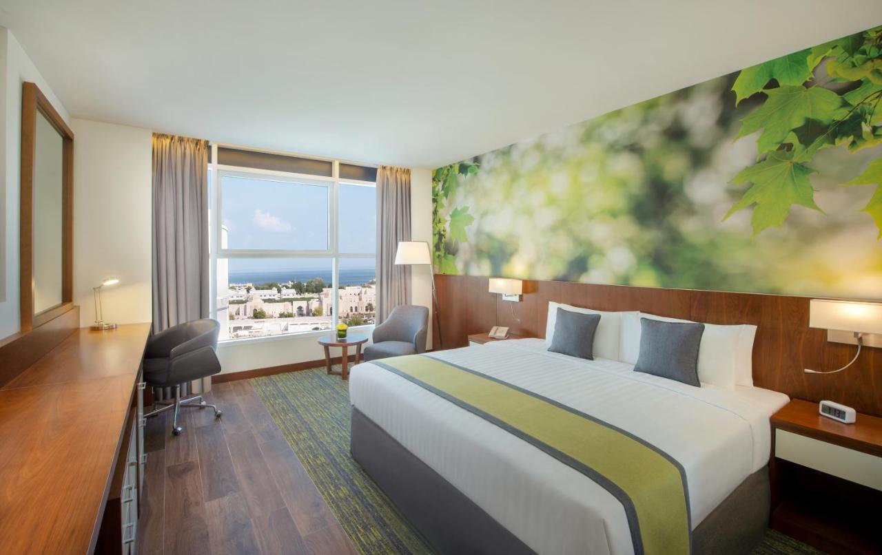 Wyndham Garden Muscat Al Khuwair Hotel Екстериор снимка